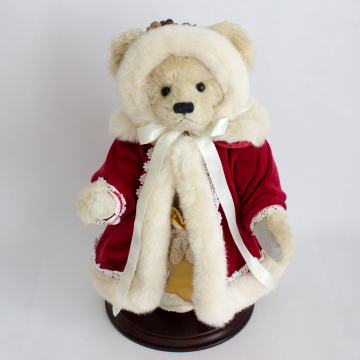 Franklin Mint Heirloom Christmas Bear
